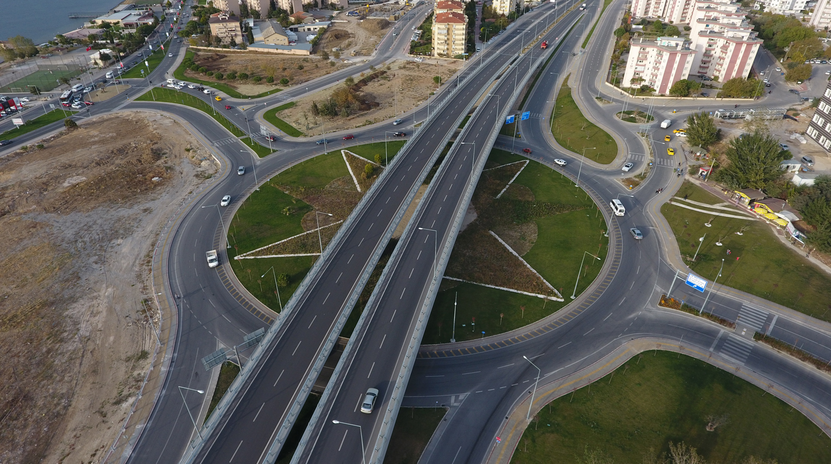 Özka İnşaat Ezine Ayvacık Arası Yol İnşaatı